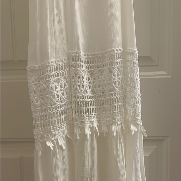 Elegant Cream Maxi Dress - Picture 2 of 2